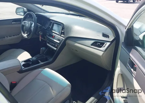 2019 Hyundai Sonata Se z USA, uszkodzony, nr VIN 5NPE24AF7KH740841